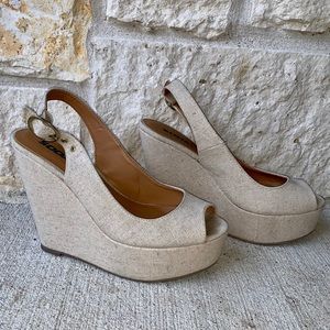 SODA Cream Wedges Size 9